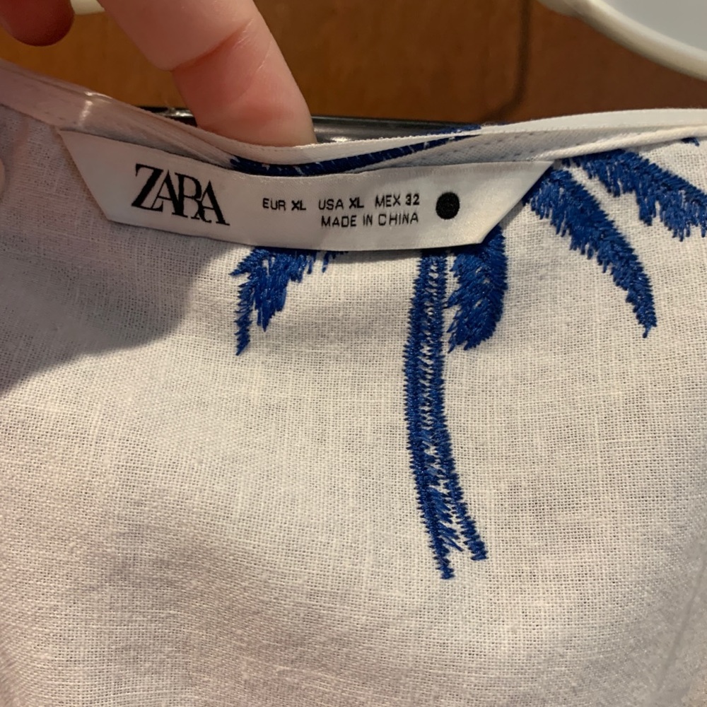 Zara White and Blue Palm Tree Dress - Picture 2 of 5